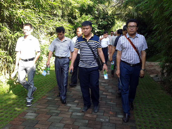 五指山市领导一行到访布隆赛考察乡村建设经验